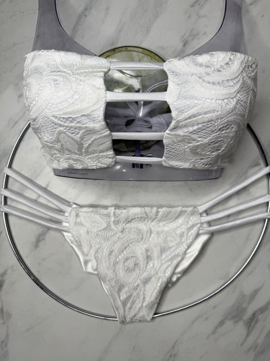 Amore White Lace Bottom